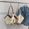 Bolsa de Palha Grande Capacidade para Mulheres 2024 Nova Verão Popular Versátil Bolsa de Ombro Tecida para o Dia a Dia Bolsa Tote de Formato Especial