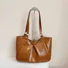 Bolso grande transfronterizo para mujer, nuevo de otoño 2026, versátil, de moda, de un solo hombro, moderno, para ir al trabajo, retro, casual, tipo tote