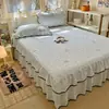 Falda de cama de borde acolchado estilo Ins antideslizante para cama individual juego de tres piezas artículo individual producto individual falda de cama doble encaje ropa de cama agradable al tacto