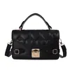 Bolso de mano cuadrado pequeño, moderno y dulce, transfronterizo para mujer, nueva colección otoño 2026, bolso de hombro repujado con patrón de corazón, adecuado para ir al trabajo y como bolso cruzado