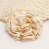 Stock directo de fábrica tela de camelia hecha a mano flores de rosa accesorios para ropa tocados broches pines flores