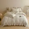 Conjunto de quatro peças para todas as estações em mistura de algodão e linho com acabamento em renda francesa, colcha matelassada em gofrê, respirável para dormir nu, lençol de cama