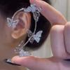 Brincos de Borboleta Design Sentido Moda Pendurado em uma Orelha Só Alto Sentido Metal Simples Celebridade da Internet Joia de Orelha para Mulheres