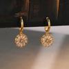Estilo Ins Lujo Accesible Versátil Personalizado Aretes de Flor de Circonita Hebillas para Oreja Estilo Coreano de Alta Gama Simple Elegante Aretes Nicho
