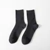 Calcetines de colores lisos para otoño e invierno, calcetines para hombre y mujer, calcetines para hombre, calcetines de algodón cómodos, casuales, clásicos, fabricantes mayoristas