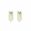 Pendientes de Borla Estilo Metal Europeo y Americano Aguja de Plata, Pendientes de Doble Uso de Lujo Accesible de Gama Alta, Exquisitos Pendientes con Letra V para Mujer