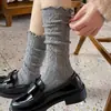 Nova coleção de outono: Meias soquete femininas, com renda floral e um design descontraído, estilo coreano, perfeitas para combinar com sandálias Birkenstock e meias longas.