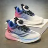 Sapatos Infantis Primavera 2026 Novo Estilo Crianças Botão Tênis Esportivo Crianças Médias e Grandes Meninas Antiderrapante Tênis de Basquete Malha Respirável