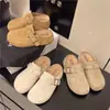 Usa pantuflas simples cerradas de suela gruesa para mujer, estilo Birkenstock nuevo 2026, perfectas para primavera.