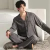 En stock: 40 piezas de pijama de algodón de doble cara para hombre de 200 gramos, nuevo modelo de otoño, de manga larga y pantalón largo, se puede usar afuera como ropa de casa