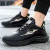 Sapatos Masculinos 2026 Primavera Novo Estilo Couro Impermeável Sapatos de Trabalho para Chef Solado Macio Simples Versátil Esportivo Casual Sapatos Masculinos
