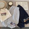 [Liquidação, Sem Trocas ou Devoluções] Nova Coleção Primavera/Outono Calça de Moletom Infantil com Estampa de Letras H0002