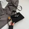 Bolsa Pequeña Retro de Mano para Mujer Temporada de Otoño 2025 Nueva Bolso Cruzado de Moda Bolso Cuadrado Pequeño de Alto Valor