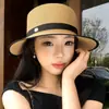 Sombrero de Paja Hepburn de Estilo Francés con Copa Plana para Mujer, Sombrero de Paja Elegante y de Alta Gama para Vacaciones de Verano en la Costa, Sombrero de Protección Solar