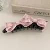 Presilha de cabelo tipo laço de cetim com bolinhas, estilo coreano, uma presilha vertical suave e elegante para mulheres, um acessório de cabelo versátil que adiciona um toque de sofisticação a qualquer penteado