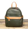 2025 Estilo Caliente Estilo Japonés y Coreano Mochila Pequeña de Moda para Mujer Mochila Pequeña Versátil y a la Moda de Cuero Genuino Bolsa Ligera para Viajes Casuales