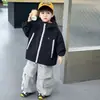 Chaqueta de Otoño para Niños 2026 Nuevo Modelo Cortavientos con Capucha Infantil Chaqueta Deportiva Elegante para Niños Atuendo de Otoño