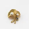 Broche Feminino Dummy Ginkgo Folha Acessórios Broche Faux Pearl Simple Sweater Pin Atmosfera coreana