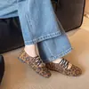 Sapatos Mary Jane femininos retrô franceses com tira cruzada, nova coleção 2026, bico quadrado, boca rasa, sapatilhas baixas