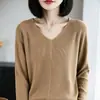 Suéter tricot gola V estilo suave feminino outono e inverno novo suéter trançado listrado vertical manga longa solto afinação peça íntima base