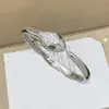 Pulsera de Serpiente con Incrustaciones de Diamantes Finamente Elaborada para Mujer, Versión de Lujo de Alta Gama Europea y Americana Transfronteriza, Sensación de Alta Gama, Artesanía Pesada, Versión a Juego con Etiqueta, Venta al por Mayor