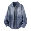 Jaqueta masculina de camisa jeans lavada com efeito desgastado estilo americano, novo modelo outono/inverno 2026, corte solto, tamanho grande, camisa casual de alta qualidade