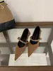 Zapatos de tacón grueso poco profundos estilo coreano para mujer, de gamuza, punta fina, con hebilla metálica de eslabones, nuevos para primavera/otoño 2025, versátiles, tipo "zapatos de abuela"