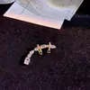 Arete de oreja de alta gama francés, clip para oreja, completo de diamantes, clip para cartílago de oreja con forma de serpiente integrada, diseño de nicho, moderno, versátil, joyería para la oreja