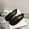 Sapatos Casuais Femininos Vazados, Mocassins Slip-On Planos de Solado Macio, Sapatos de Malha Versáteis e Respiráveis