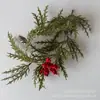 Guirlanda de Pinha Plástica Simulada de Natal para Decoração de Parede Interna e Externa, Planta Pendurada na Porta, Guirlanda de Frutas Vermelhas de Natal