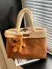 Bolsa de Pelúcia Lã de Cordeiro Outono e Inverno Bolsa de Mão Camurça Retrô Bolsa de Mão Feminina Grande Capacidade Bolsa Cesta de Legumes Bolsa Feminina