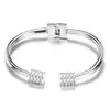 Pulsera Abierta de Acero Inoxidable con Incrustaciones de Diamantes de 4 mm, Chapada en Oro Real de 18 Quilates, Simple al por Mayor, Moda Popular de Venta Caliente para Mujer