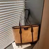 Bolsa de Gran Capacidad para Comercio Exterior Bolso de Moda para el Trabajo Casual para Mujer Nuevo Otoño e Invierno 2025 Color de Contraste Estilo Extranjero Bolso de Hombro Bolso Tote