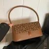 Bolsa de ombro retrô de nicho transfronteiriça para mulheres, nova bolsa de ombro com estampa de leopardo 2026, bolsa quadrada pequena fosca da moda