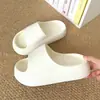 Pantuflas de EVA para Mujer Verano Antideslizantes Inodoras Simples Suela Gruesa Súper Suaves Moda Fabricante Venta al por Mayor