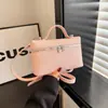 Bolso Pequeño Cuadrado de Color Sólido con Diseño de Caja para Mujer 2025 Nuevo Bolso Cruzado de Moda Tendencia Estilo Extranjero Bolso de Hombro para Viajar