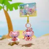Jinnew & Stitch Co-Diseñado Ángel Xiaojin Conjunto de Playa de Verano para Tres Personas Llavero Lindo de Dibujos Animados