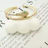 Estilo de Lujo Ligero, Estilo Dulce y Fresco, Pulsera Abierta de Serpiente Enrollada con Circonita, Moderna y Versátil, Adecuada para el Uso Diario y para Ir al Trabajo, Joyería de Estilo Minimalista