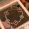 Estilo Old Money Pulsera Floral Retro Negra y Dorada Moda Exquisita Gama Alta Creativa Lujo Ligero Noble Única Versátil Joyería para Mano