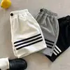 Shorts Infantis que Podem Ser Usados Fora, Novidades de Verão 2026, Calças de Cinco Pontos Casuais Largas e Modernas para Meninos e Meninas