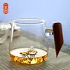 Em estoque atacado estilo japonês cabo de madeira vidro Guanshan Gongdao copo dispensador de chá espessado copo individual masculino cerimônia de chá kung fu de alta qualidade
