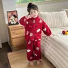 Conjunto de pijama para niña, nueva colección otoño/invierno 2026, felpa de coral, cálido, rojo, con un lindo diseño de cachorro, estilo casual de franela con cremallera