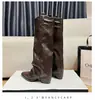 Otoño 2026 Botas Altas Retro de Punta Aguja Tacón de Bloque Mujer Tacón Grueso Adelgazantes Botas de Vaquero Occidentales Botas de Pierna Ancha para Pantalones Plisados Botas Largas