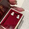 Aretes de Calabaza Plata de Ley S925 Ágata Roja Aretes de Concha Blanca Sentido Avanzado Combinan con Todo Lujo Ligero Elegancia