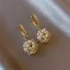 2025 Brilho Diamante Pingente Argolas Brincos Novos Tendência Personalidade Toque Exquisito Brincos Temperamento Estilo Hong Kong Joia de Orelha Mulheres Imagem Cor Metal