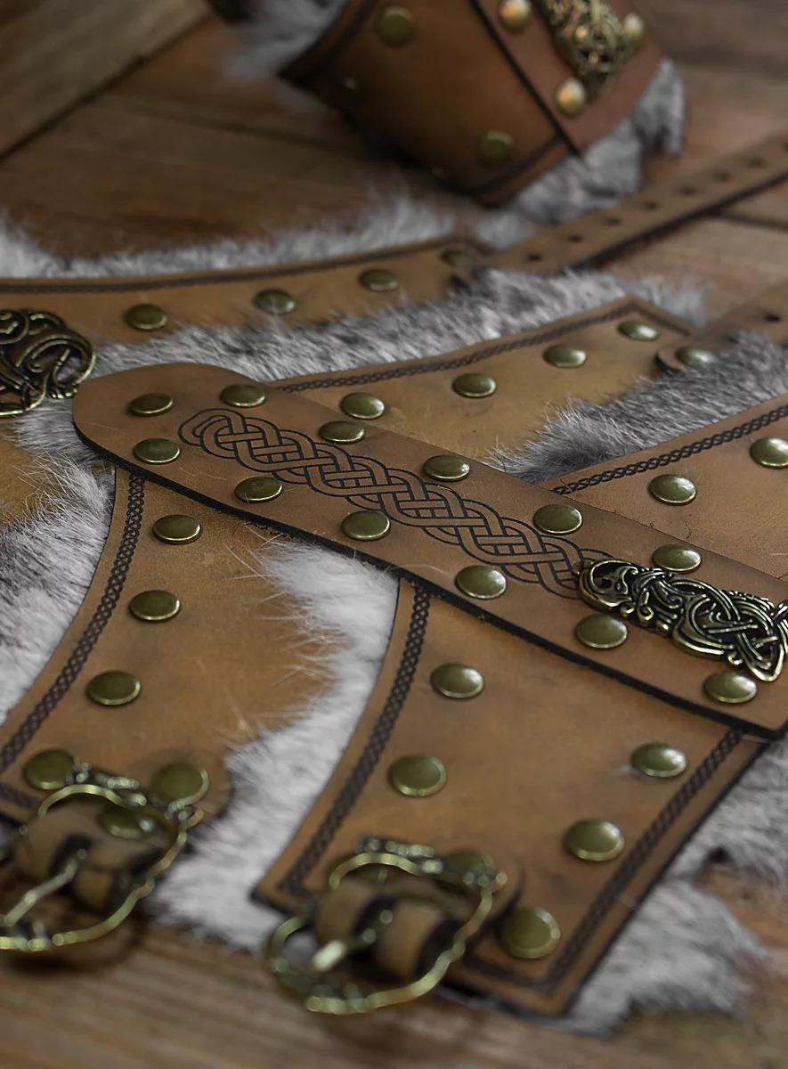 leather-bracers-with-fur-heimd