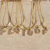 Joyería Popular Transfronteriza Europea y Americana con Colgante de Letra para Mujer Acero Inoxidable Chapado en Oro de 18 Quilates Cadena de Serpiente Plana Collar con Letra de Perla