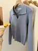 Suéter tejido de cuello polo gris estilo francés para mujer, capa base de otoño, suéter fino, top vintage de cuello desplegable