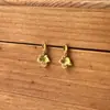 Nuevo Clavo de Oreja Hoja de Arce para Mujer Estilo Mori de Lujo Ligero Clavo de Hueso de Oreja Hoja Dorada Mini Borla Joyería para Oreja