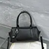 Bolsa Feminina de Couro Bovino de Primeira Camada, Bolsa de Ombro e Transversal Estilosa de Exportação, Bolsa Tote Popular para o Dia a Dia, Prática de Couro Genuíno, Macia